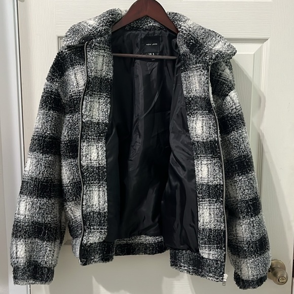 Black and gray check coat - Picture 3 of 9